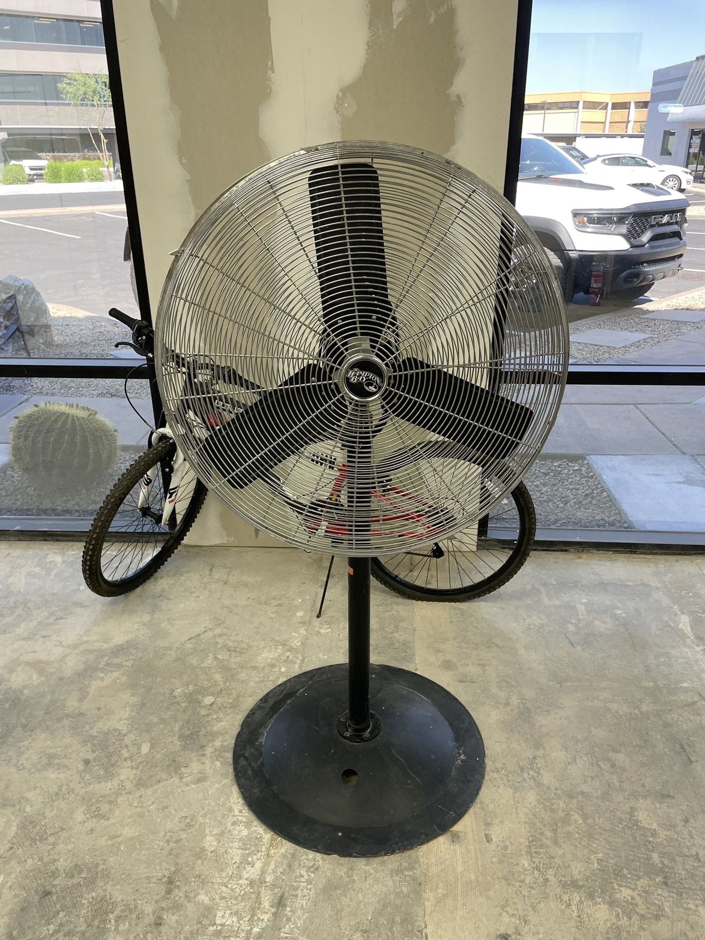 Hampton Bay SVFP30 30" Upright Shop Fan