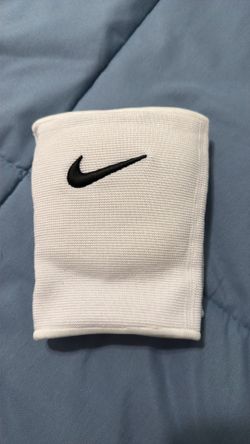 Nike White Knit knee pads