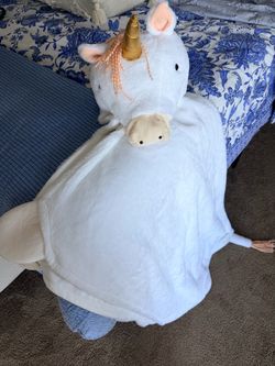Pottery barn, unicorn blanket