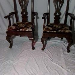 Set Of 4 Henreson Oak Queen Anne Style Captains Chairs.