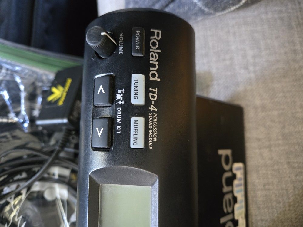 Roland TD-4 Drum Module With Harness. Used. 