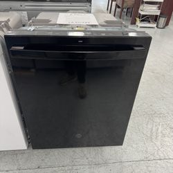 Black Top Control Dishwasher 
