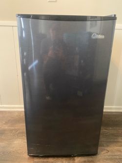 Compact fridge
