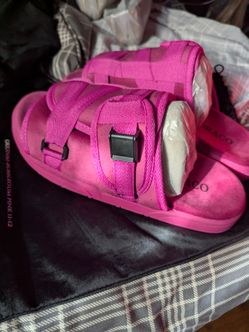 Draco slides bubblegum pink size 11-12
