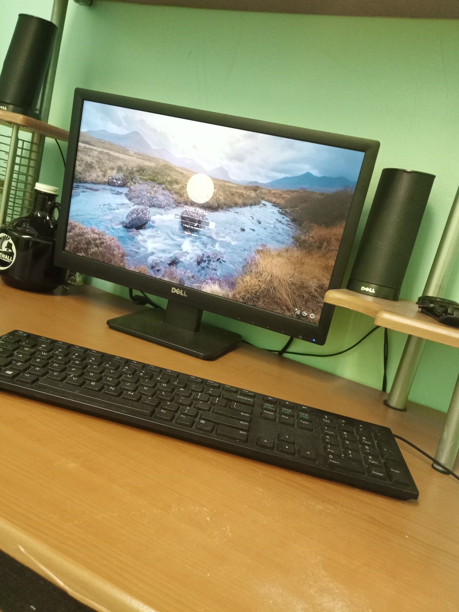 Dell desktop computer w/speakers and webcam