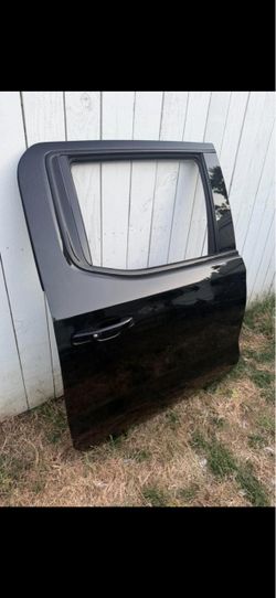 2019-2025 chevy silverado door