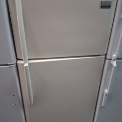 Frigidaire Top Freezer Refrigerator 