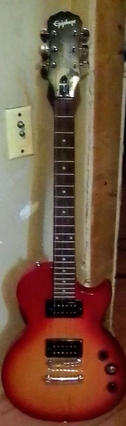Epiphone Electric Guitar – Great Shape – Ready to Play