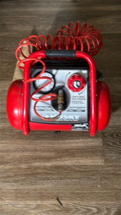 Husky 3-Gallon Portable Air Compressor with Air Hose – Excellent Condition
