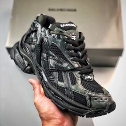 Balenciaga Men’s Sneaker With Box New 