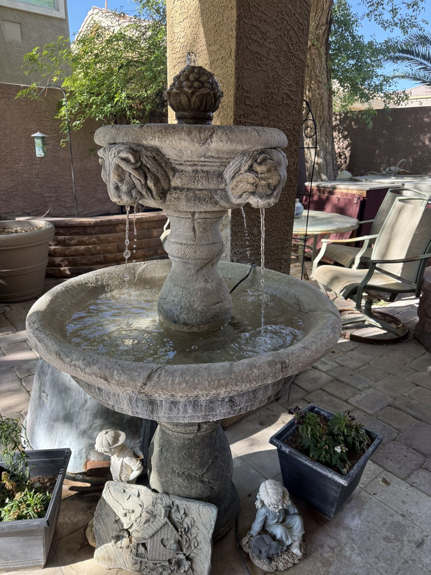 Fountain - 2 Tier - Large With Lion Heads