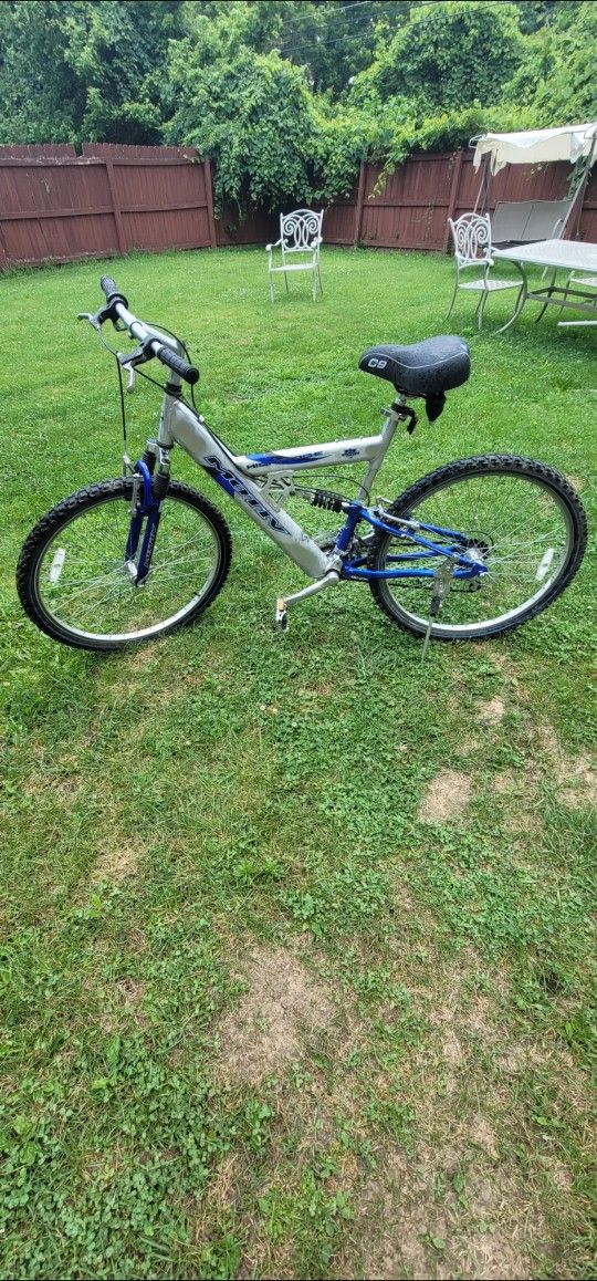 Motiv 26" Aluminum Frame Bike (recently serviced with new cassette) very good