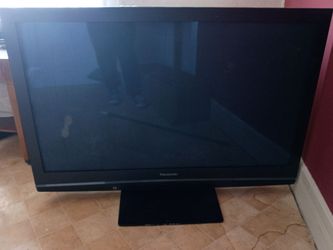 50' Panasonic TV w/ remote