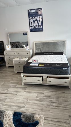 Fall clearance sale. Olivia queen size platform bedroom set only $599. Easy finance option. Same-day delivery.