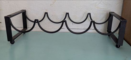 Wine Rack Retro Creative Wire Wine Rack, Holds 4 Bottles, Home Accessory.