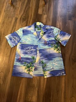 Vintage Royal Creations Hawaiian Shirt from Hawaii (Large)
