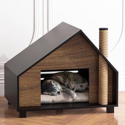 Wooden pet house with vents