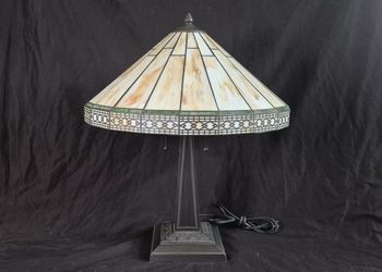 Large Tiffany-Style Table Lamp