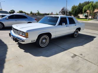 1989 Ford Ltd Crown Victoria