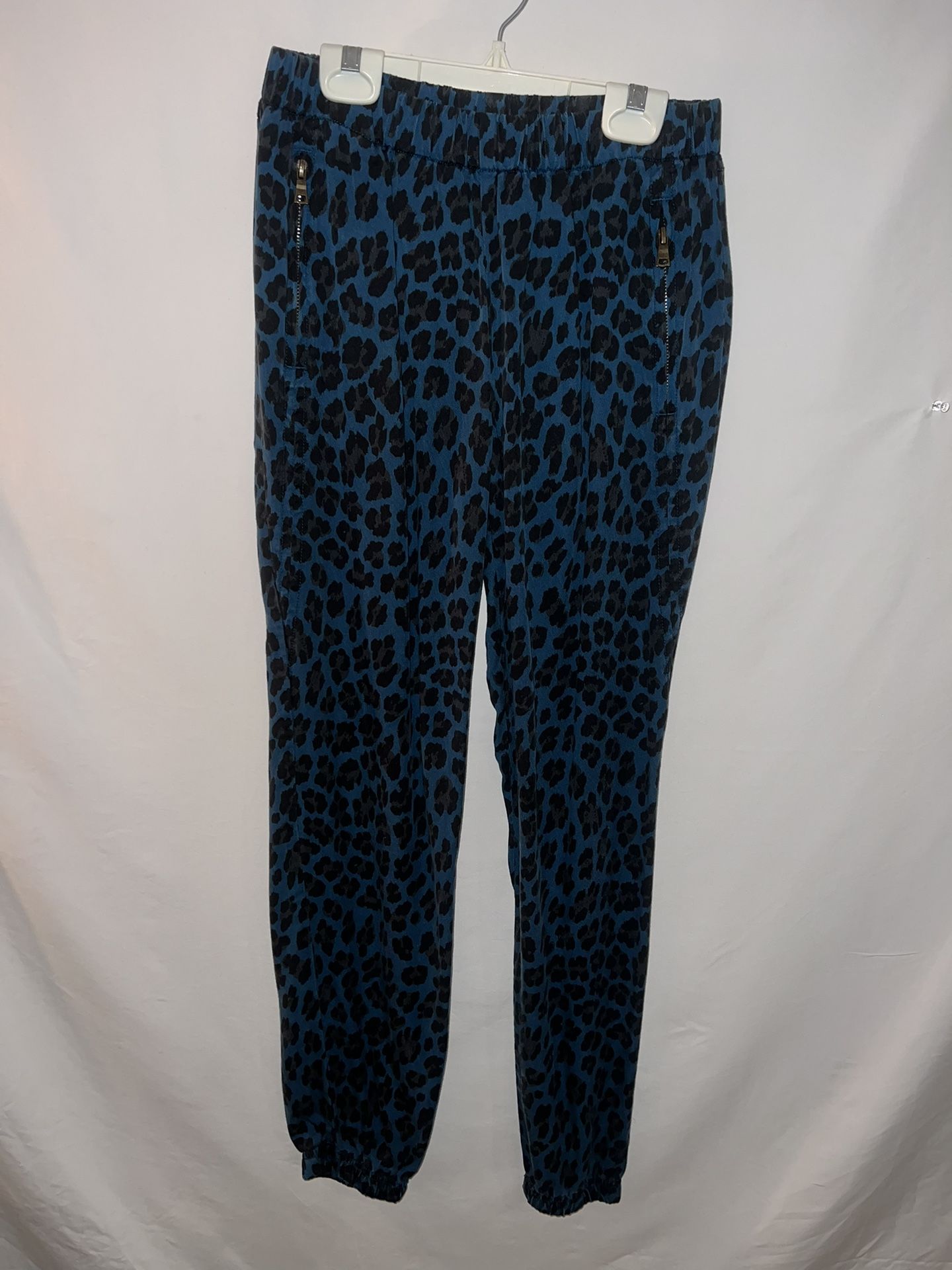 Ladies womens Sm young, broke & fabulous cheetah soft joggers w zipper pockets