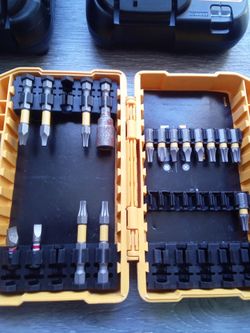 DEWALT Screwdriver Bit Set with Case