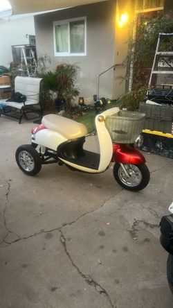 E-Wheels EW-11 Red Electric 3-Wheel Sport Euro Scooter with Basket