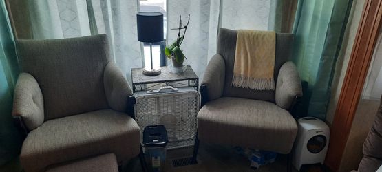 Beautiful Sitting Chairs