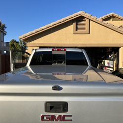 2014 To 2019 GMC/Chevy 2500 Short Bed Tano Cover And Bed Carpet Kit.