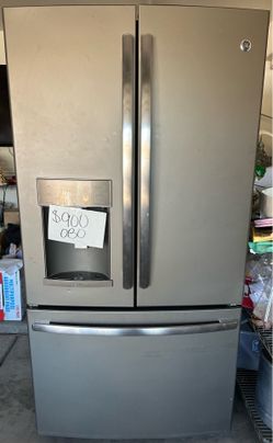 Black stainless steel refrigerator
