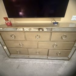 Mirrored Gold Dresser – Excellent Condition 