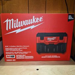 Milwaukee M18 2 Gallon Wet Dry Vacuum