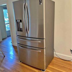 Samsung French door refrigerator with External Water &Ice Dispenser in Stainless Steel 