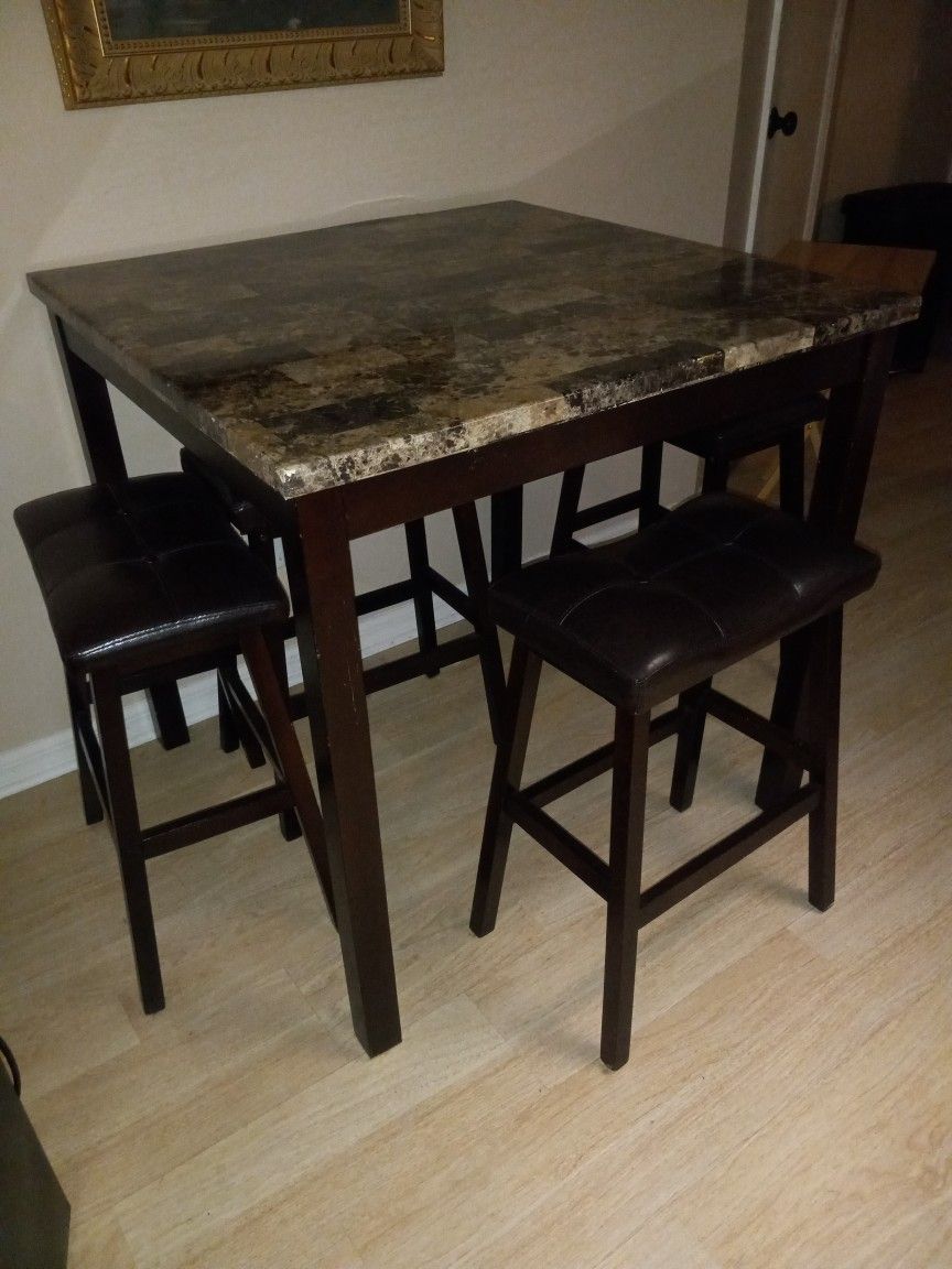 Pub Kitchen Table W Stools