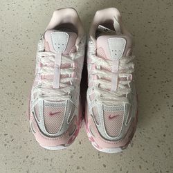 Nike “Sakura Pink” p6000