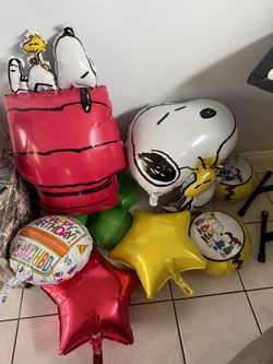 7 Snoopy birthday ballons