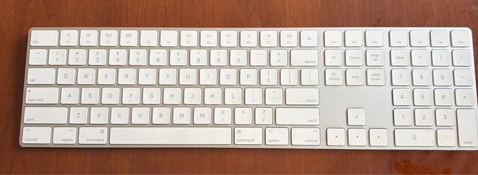 Apple Magic Keyboard with Numeric Keypad -Model A1843