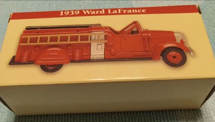 1939 Ward LaFrance Die-Cast Fire Truck