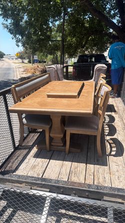 Dinning room table