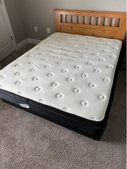 Complete Queen Size Bed Set (Mattress, Box Spring, & Wooden Headboard)