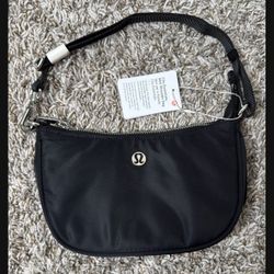 Lululemon City Essentials Mini Shoulder Bag 1L