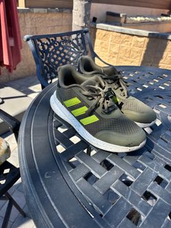 Adidas cloud foam size 6 boys