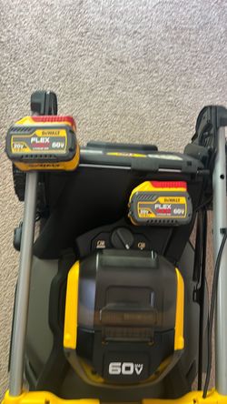 DeWalt 60V Flexvolt brushless  Lawn Mower  (2) 12.Ah Batteries and chargers