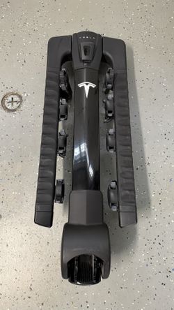 Yakima Tesla Bike Rack 2” Hitch - Up To 4 Bikes With Built in Lock Cable