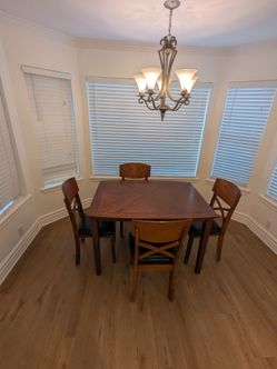 Table & (4) Chairs
