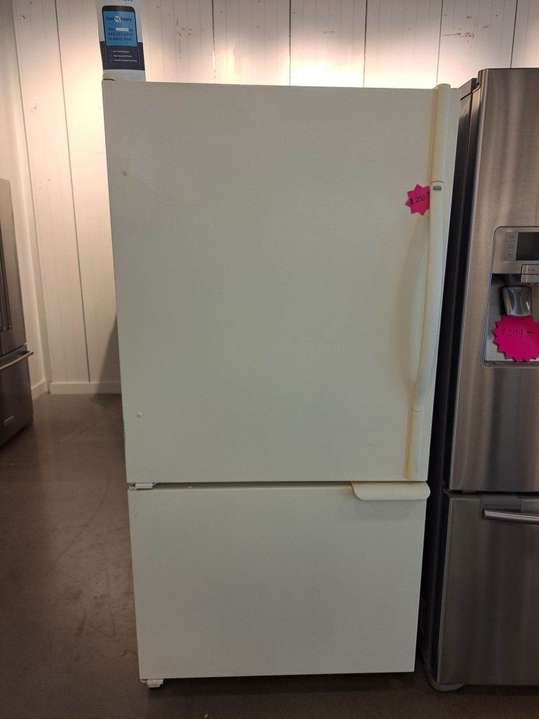 Kenmore Refrigerator Nice And Clean Financing Available