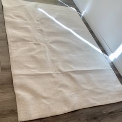 White Rug 5’ x 7.5’