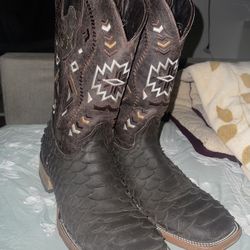 Men’s Cowboy Boots size 9
