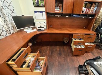 Office desk with hutch for sale $400