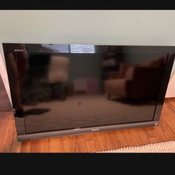 40” TV With Speakers