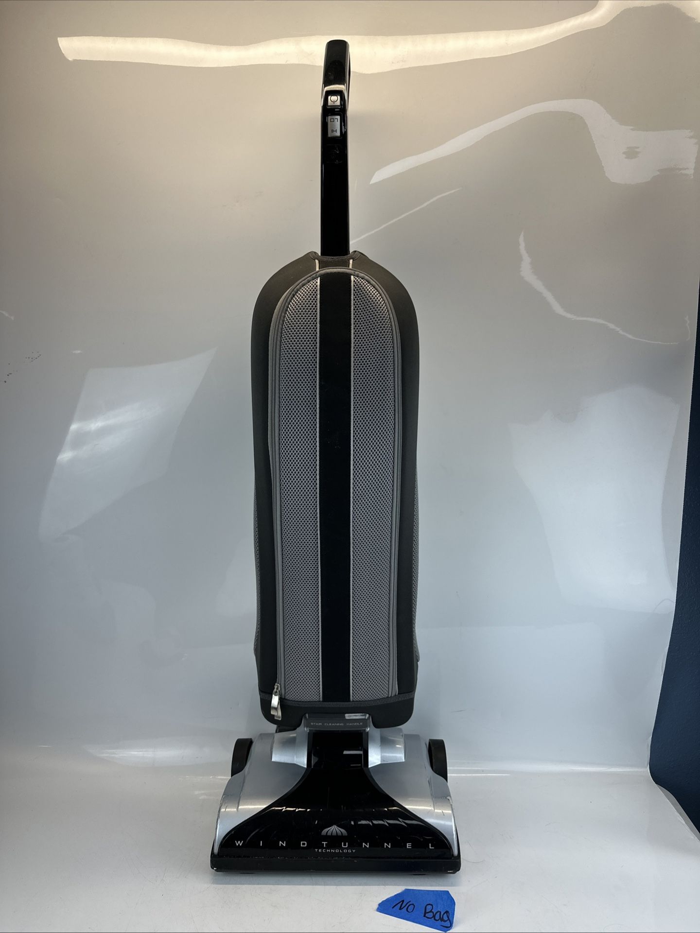 Hoover Platinum Windtunnel UH30010RM Bagged Upright HEPA Vacuum Cleaner NO BAG